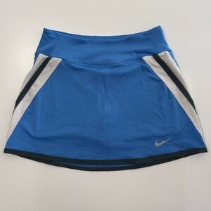 EUC NIKE DRI FIT SKIRT/SKORT w/built in short